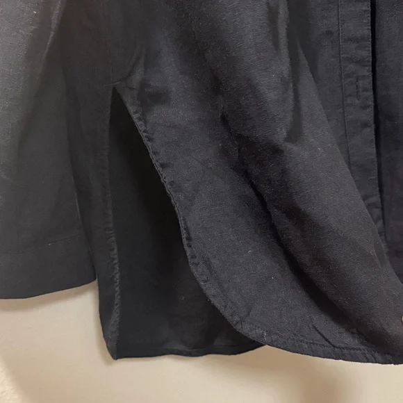 Old Navy Black Long-Sleeve Button Down Shirt - Picture 5 of 6